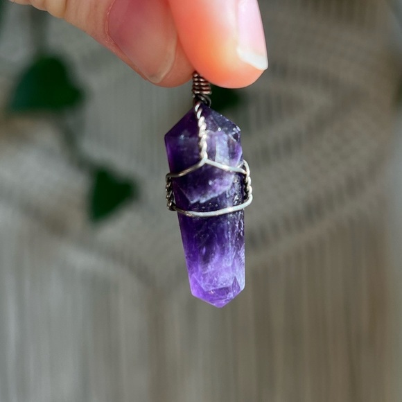 1” Amethyst Crystal Point Pendant Boho, Hippie, Spiritual, Healing Stone Jewelry - Picture 5 of 5